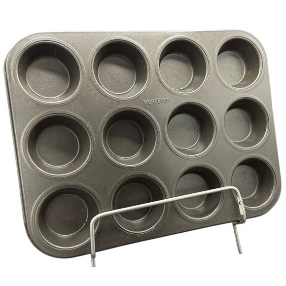 🍩 WearEver 12-Cup Muffin Cupcake Pan Nonstick Bakeware - Picture 1 of 3